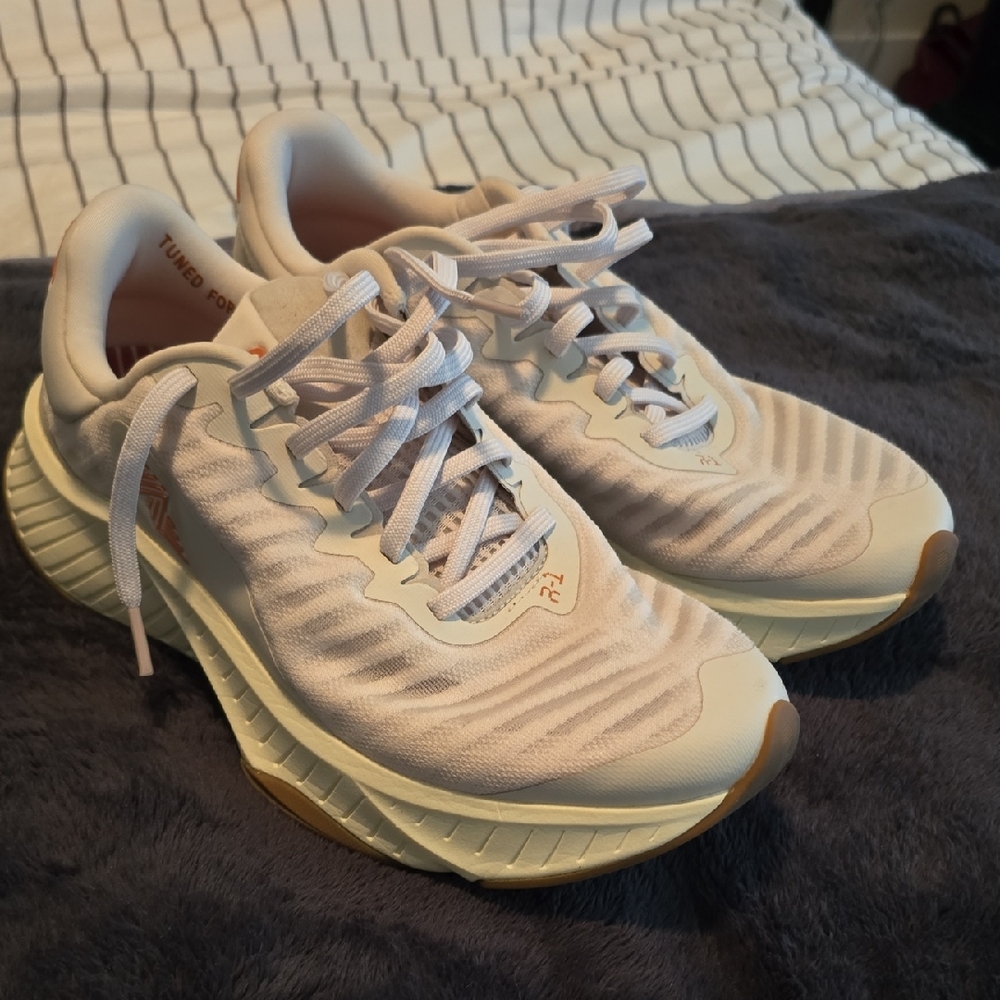 Men's White Athletic Shoes